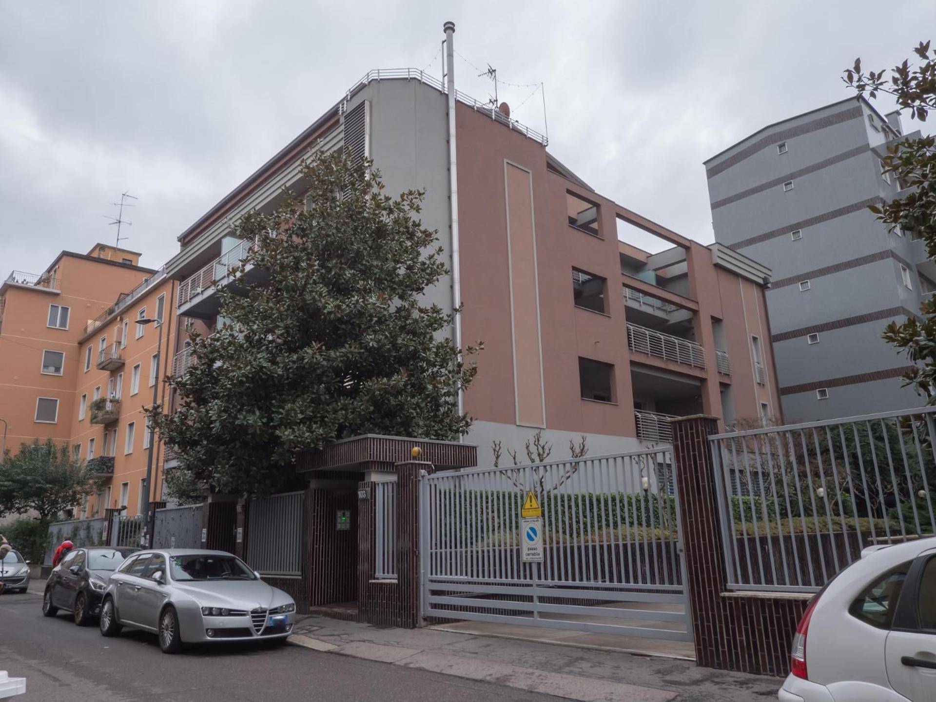 Rentopolis Apartments - Palazzo Candiani ミラノ エクステリア 写真