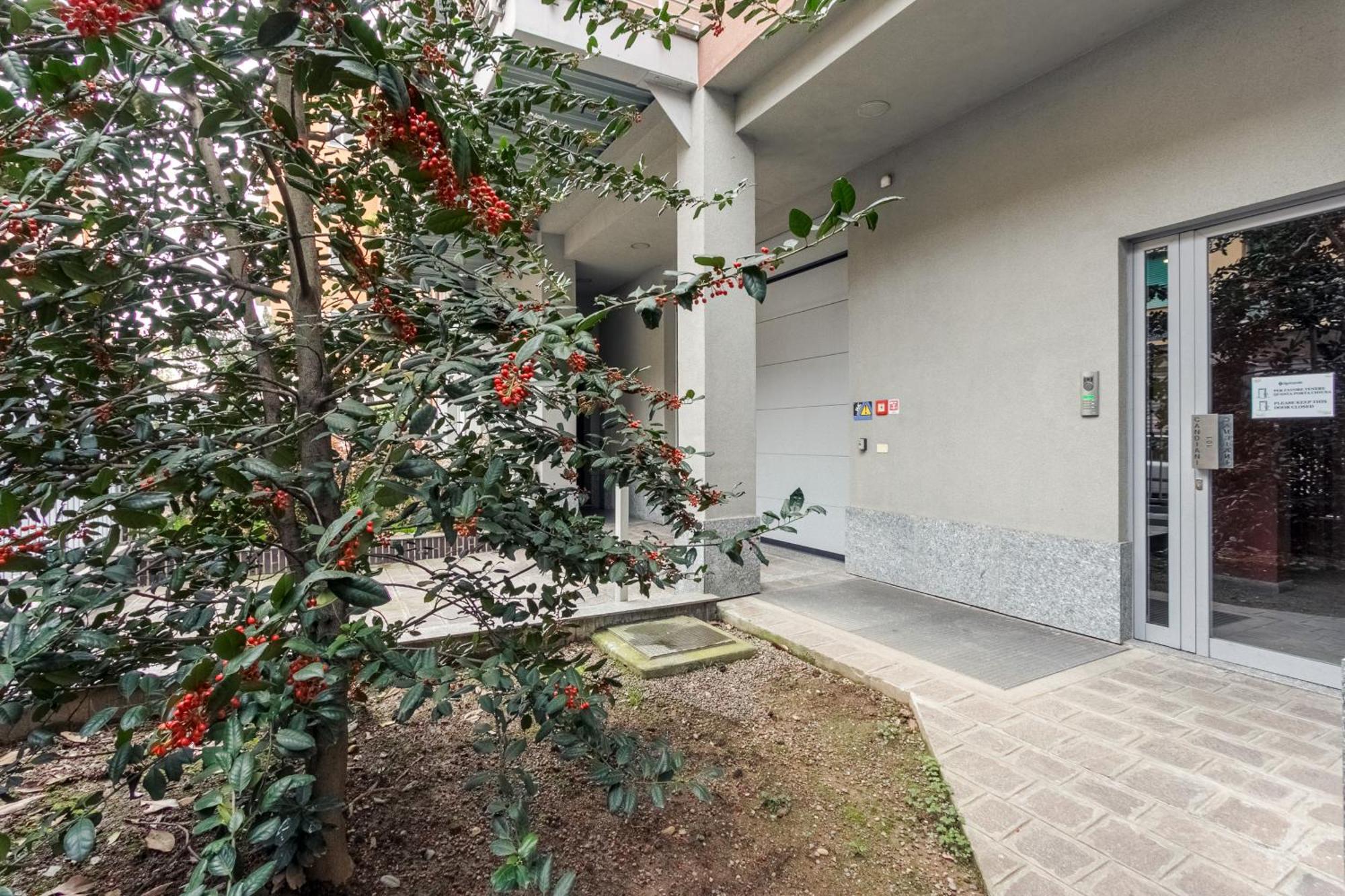 Rentopolis Apartments - Palazzo Candiani ミラノ エクステリア 写真