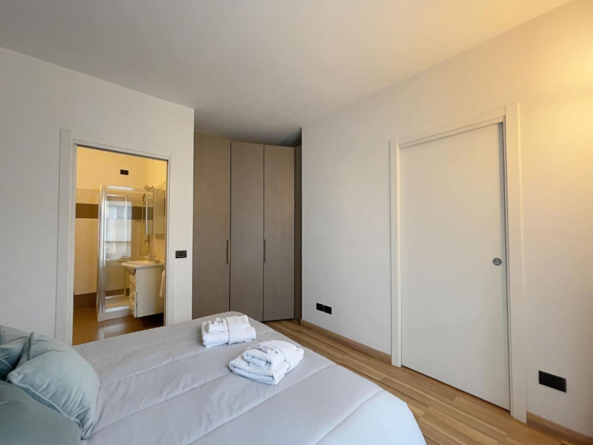 Rentopolis Apartments - Palazzo Candiani ミラノ エクステリア 写真